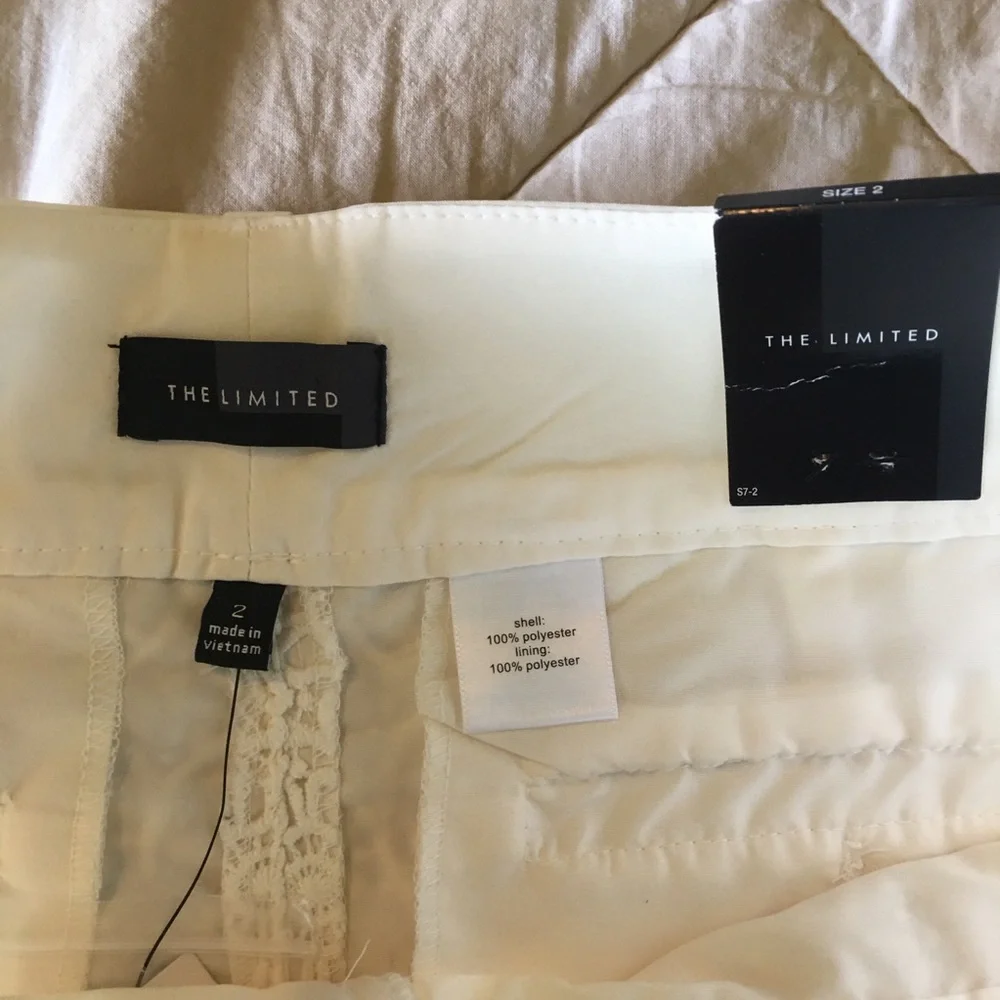 The Limited Elegant Cream Lace Tailored Women's Shorts Size 2